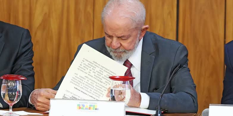 Governo federal veta projeto que reconhecia estágio como experiência profissional