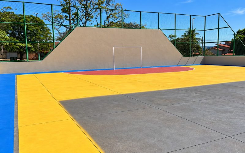 Praça do Bragata recebe manutenção e melhorias no bairro Anuar Auad, em Senador Canedo