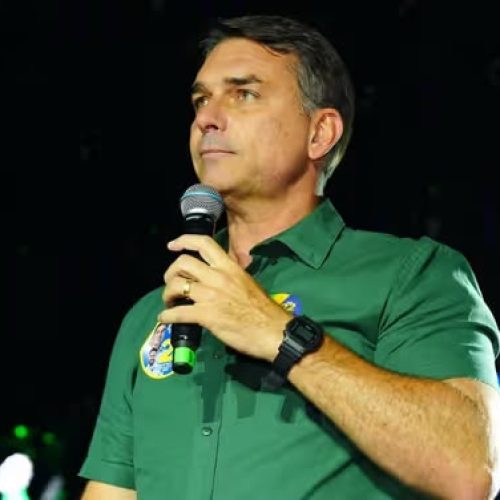 Flávio Bolsonaro divulga carta dos EUA, contesta resultado eleitoral e se declara “presidente eleito”