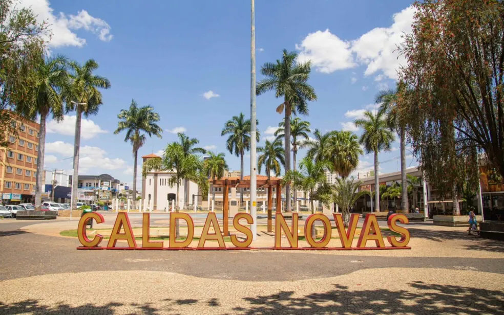 Caldas Novas Cria Taxa para Turistas e Gera Reações de Preocupação no Comércio Local