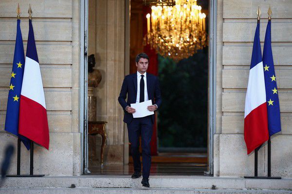 Crise Política na França: Parlamento Derruba Primeiro-Ministro Após Moção de Censura Inédita