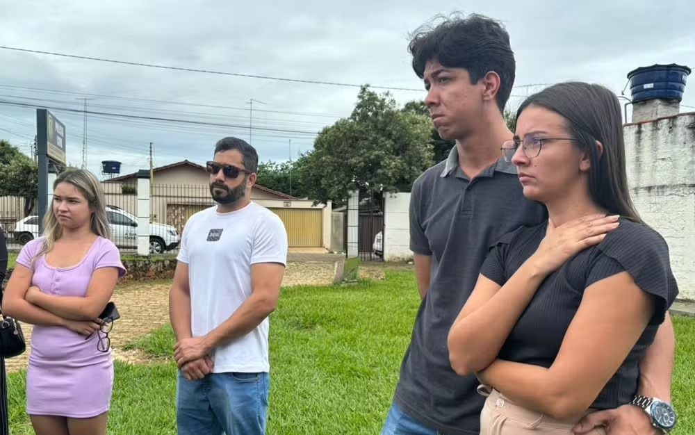 Famílias de Inhumas Buscam Identidade de Filhos Após Troca em Hospital; Caso Está Sob Investigação