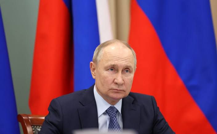 Putin Desafia EUA a Testar Novo Míssil Hipersônico Russo em ‘Duelo Tecnológico