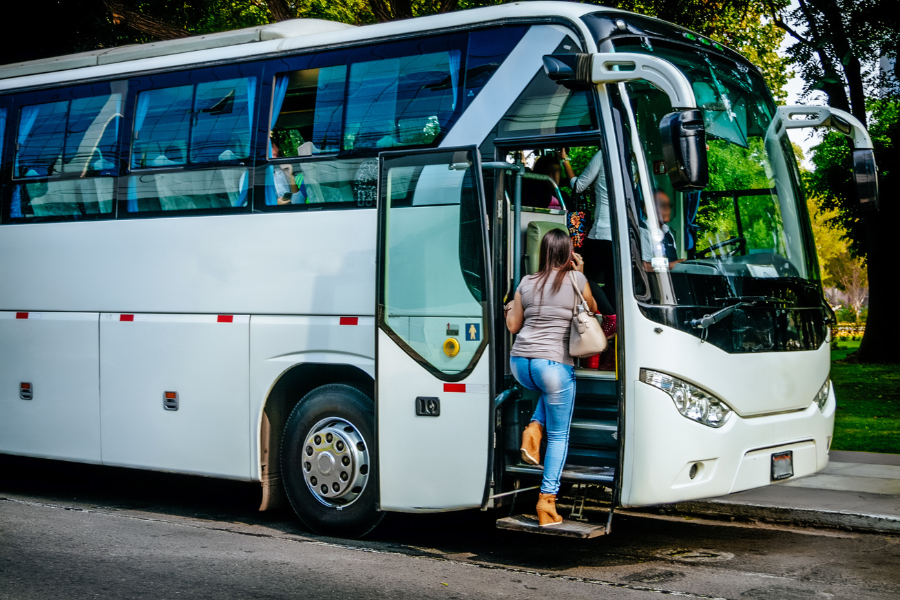 Ano Novo Começa com Alta nas Passagens de Ônibus em 7 Capitais; Reajustes Chegam a 15%
