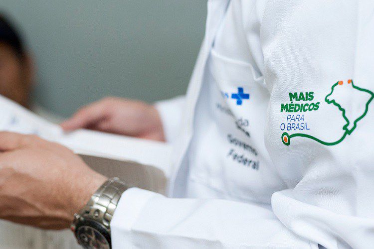 Programa Mais Médicos avança em 2024 e planeja expansão com novo edital em 2025