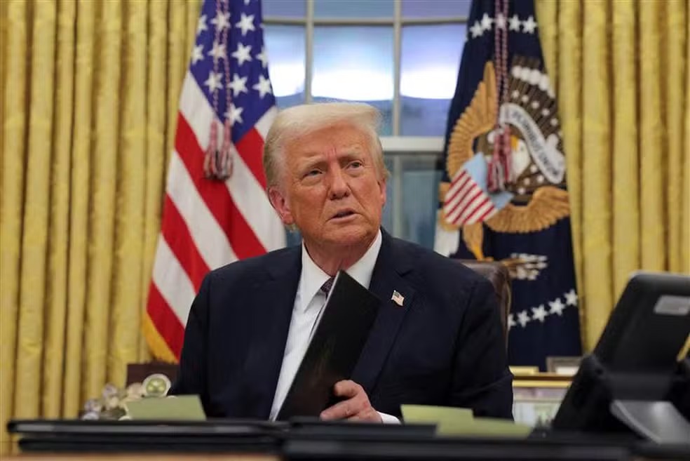 Trump suspende entrada de refugiados já aprovados, afetando milhares, incluindo afegãos