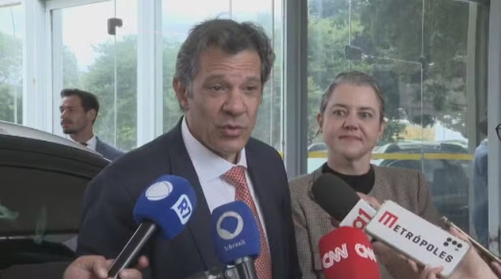 Brasil adota cautela diante de possível taxação de Trump sobre aço e alumínio