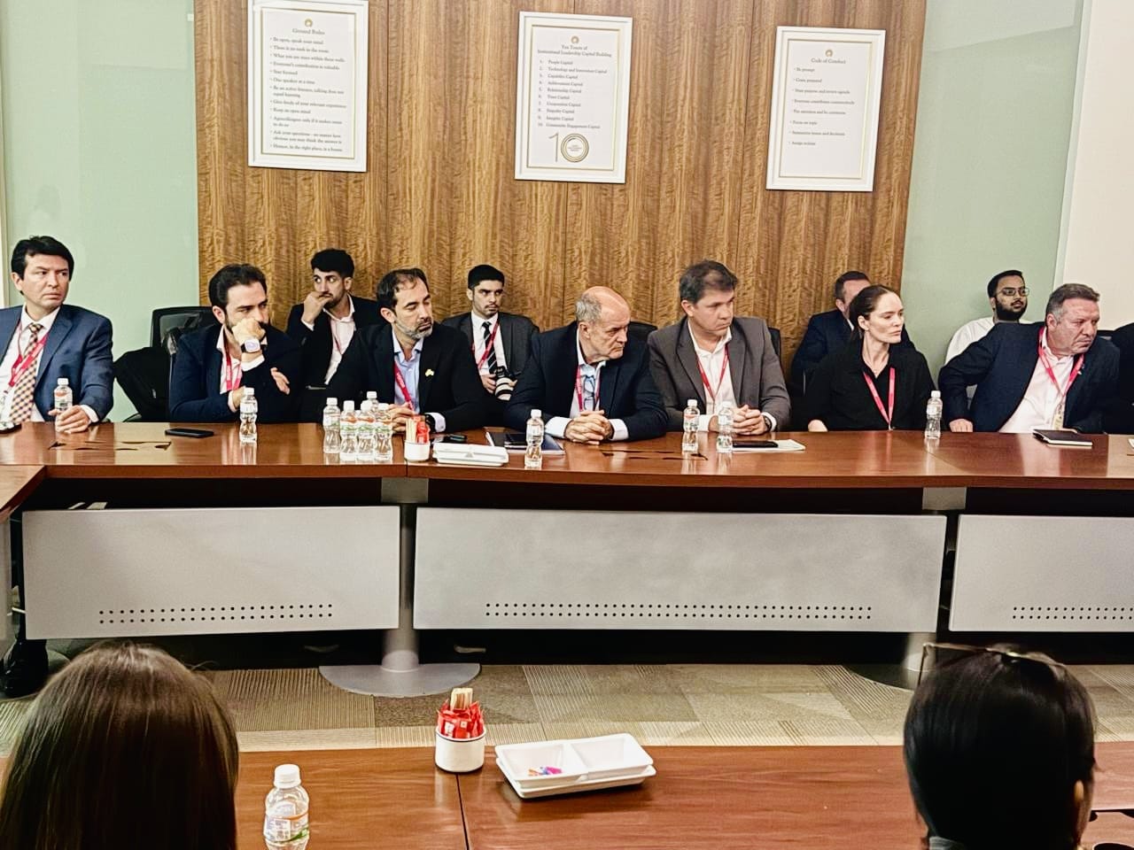 Pellozo apresenta Senador Canedo à maior empresa privada da Índia