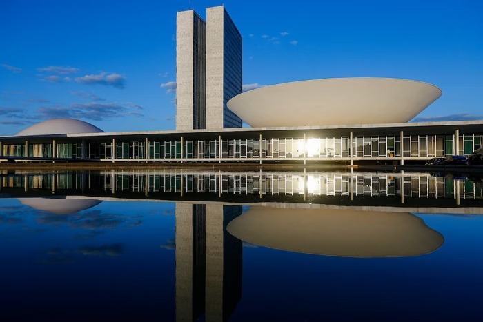 Orçamento de 2025 prevê R$ 7,3 bilhões em “emendas Pix”, alvo de debate no STF