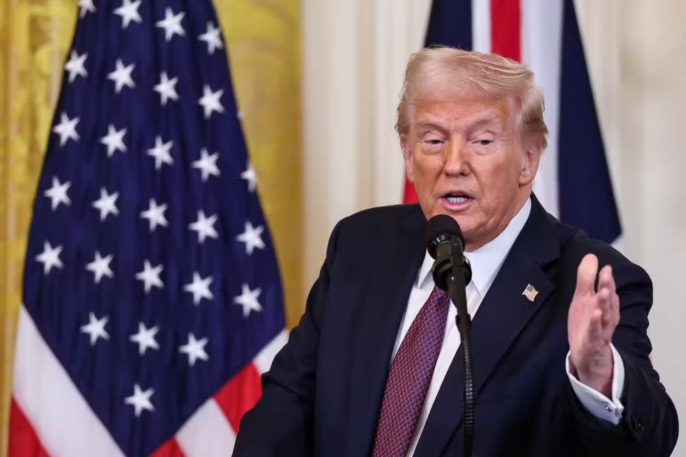 Trump adia novas tarifas sobre importações do México até abril, elogia cooperação na fronteira