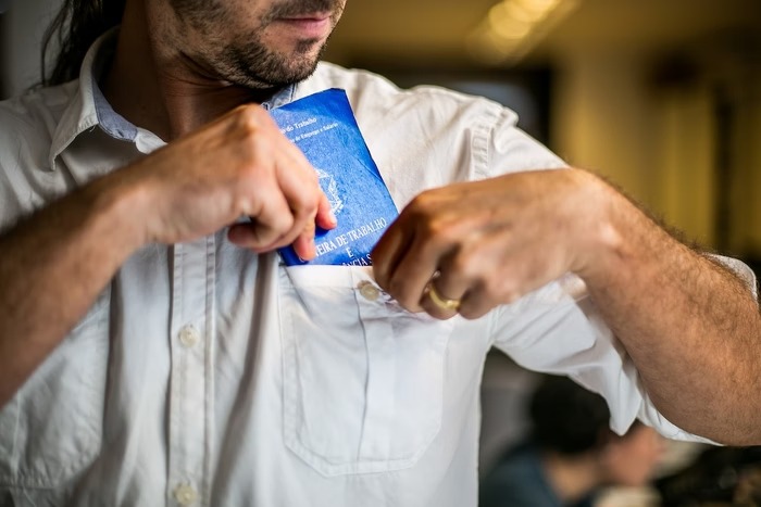 Trabalhadores CLT recebem abono salarial PIS/Pasep; veja quem tem direito e calendário de pagamento