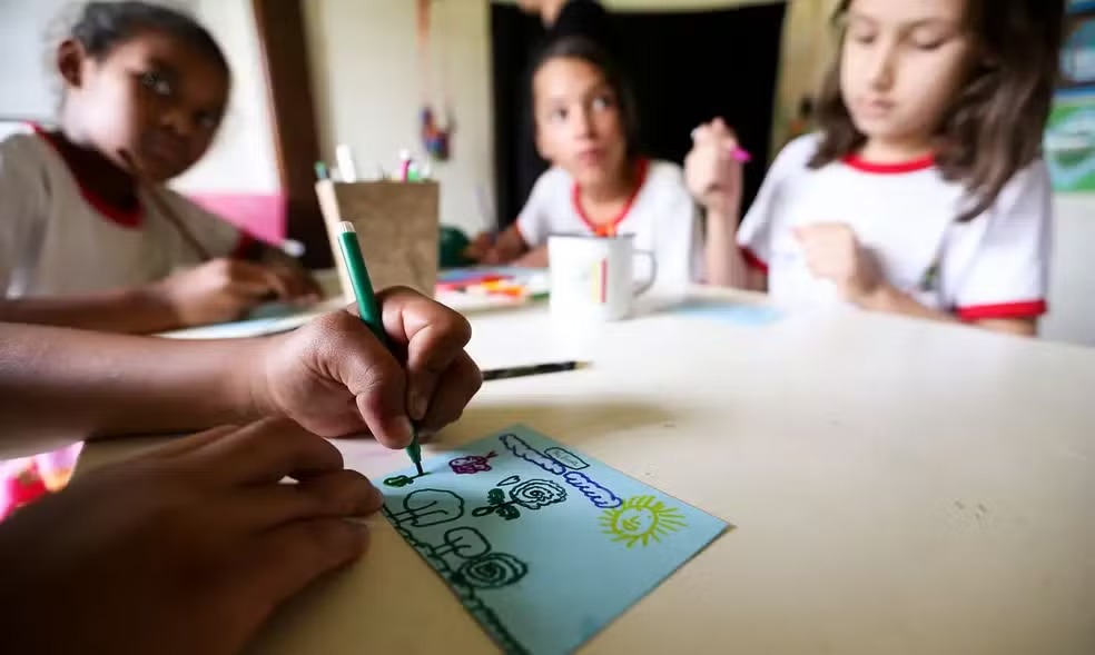 STF mantém proibição do homeschooling no DF e reforça que regulamentação é competência federal