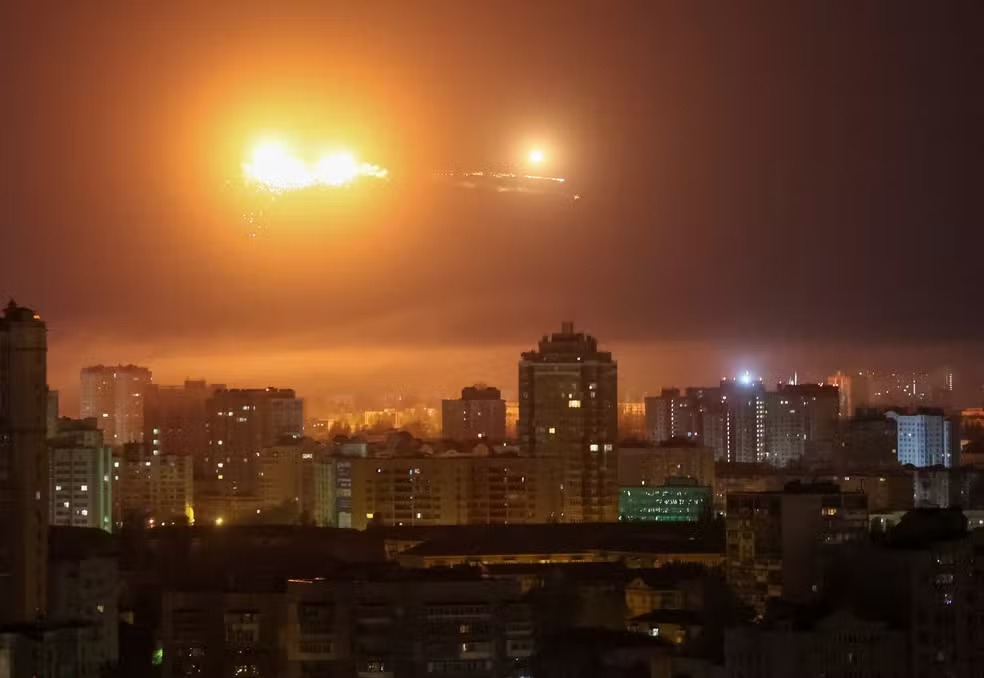 Trump critica ataque russo a Kiev e ameaça abandonar negociações de paz caso não haja avanço