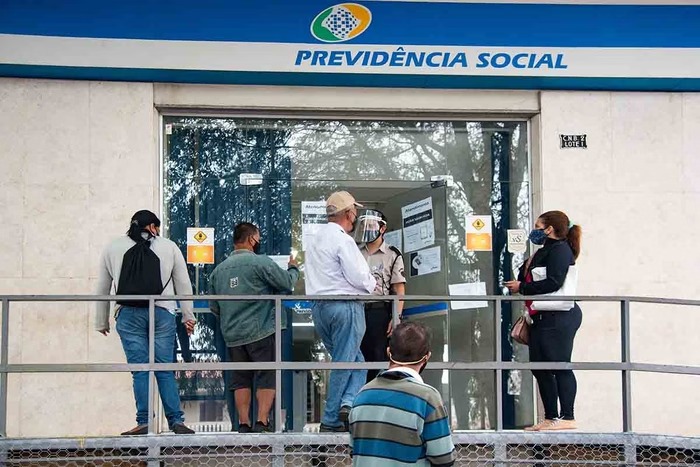 Alta nos gastos com Previdência e BPC pressiona contas públicas no início de 2025, aponta Tesouro