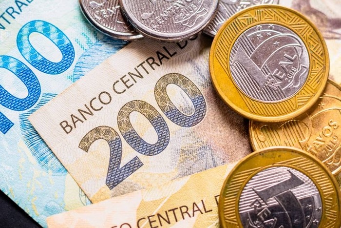 Bancos preveem inflação acima da meta em 2025 e veem risco de novo estouro no controle de preços
