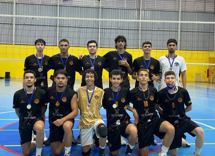 Liga Canedense de Voleibol – Categorias de Base agitam ginásio municipal com 16 equipes