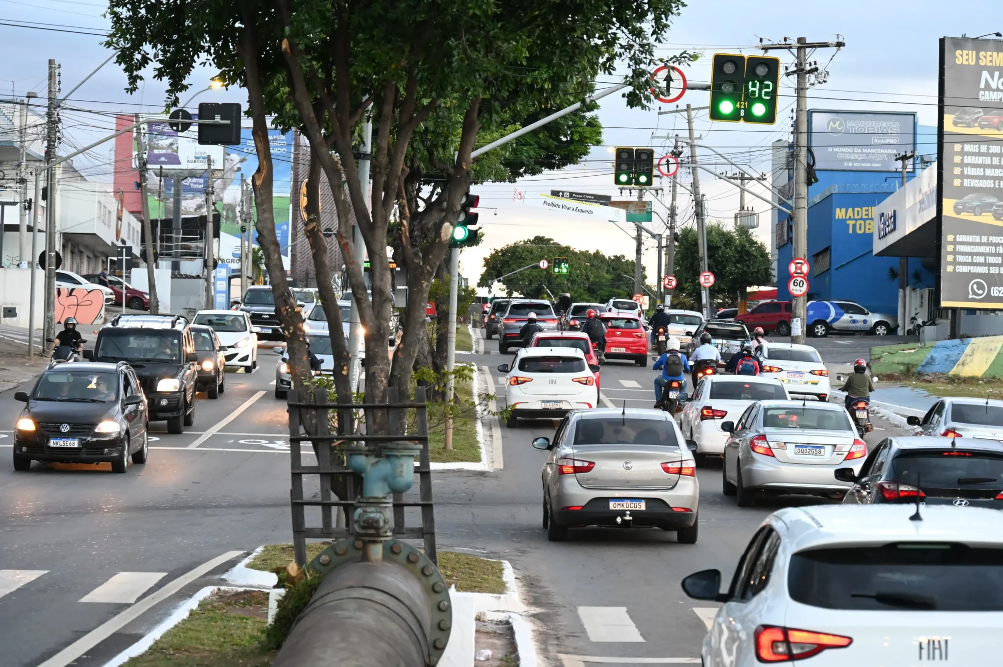 Goiânia adota semáforos inteligentes e promete viagens até 30% mais rápidas