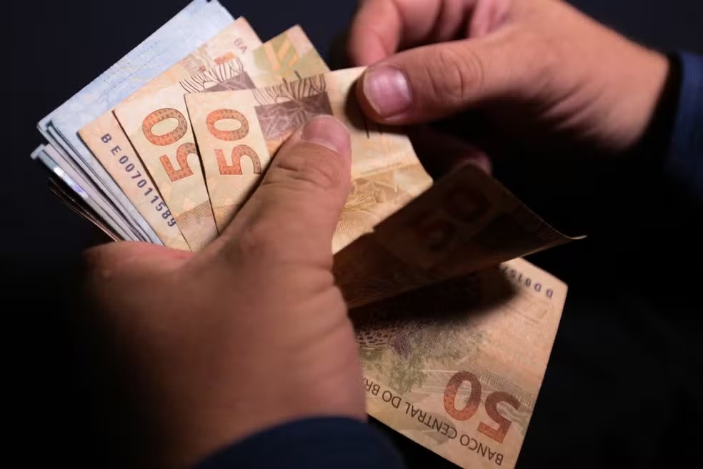 INSS começa a pagar 13º salário antecipado nesta quinta; R$ 73,3 bilhões serão injetados na economia