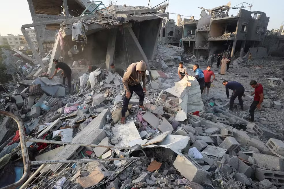 Israel intensifica ofensiva em Gaza e mata ao menos 80, incluindo 22 crianças