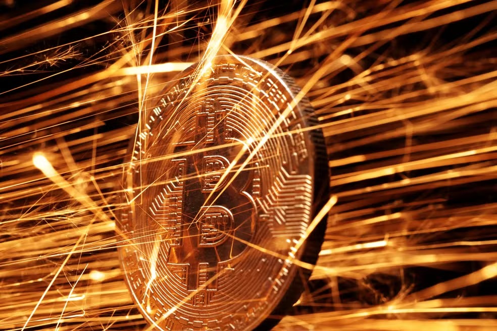 Bitcoin atinge novo recorde e reflete otimismo de investidores com mercado e criptoativos