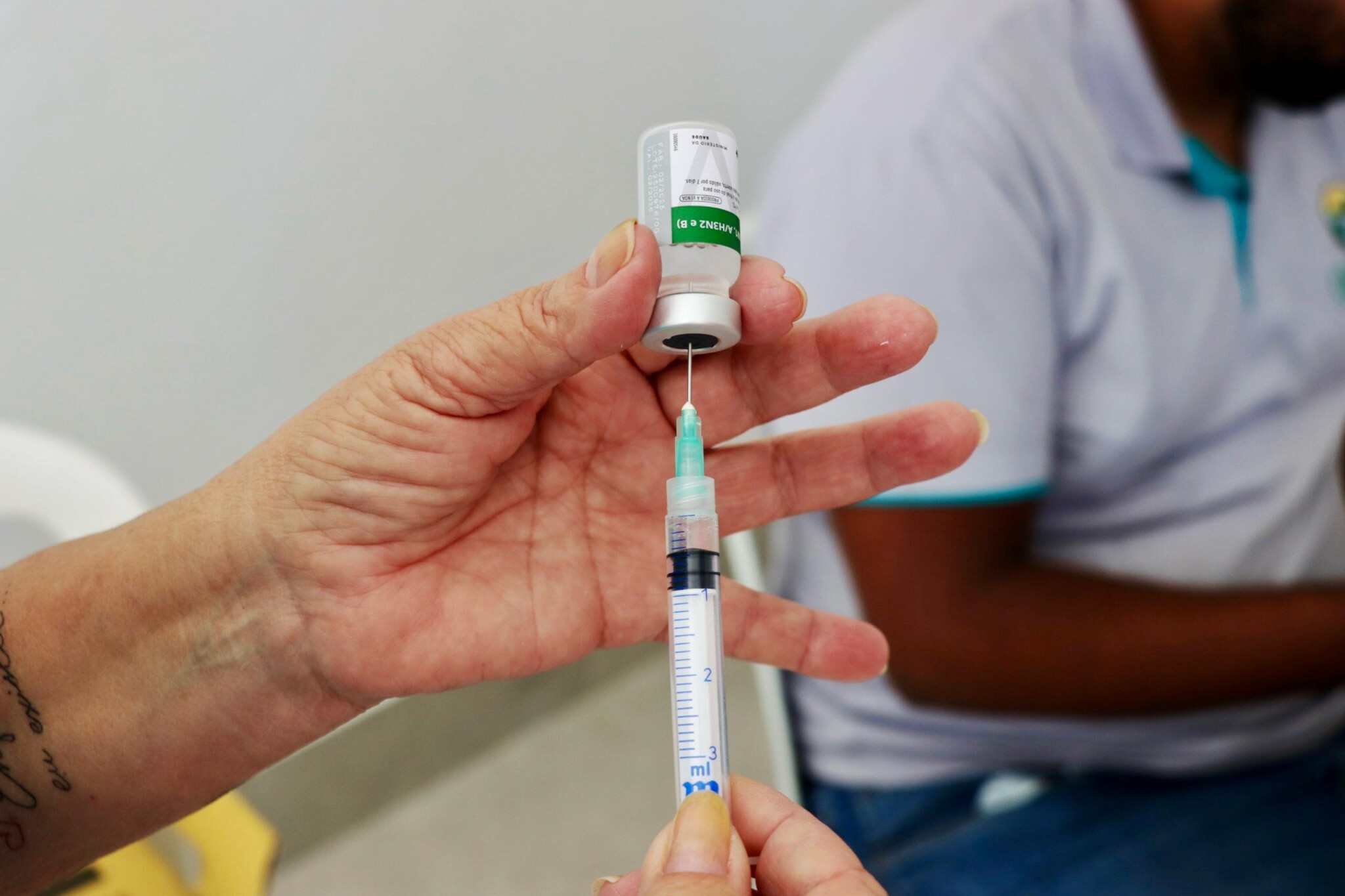 Prefeitura de Senador Canedo leva vacinação contra gripe às escolas para proteger crianças e profissionais da educação