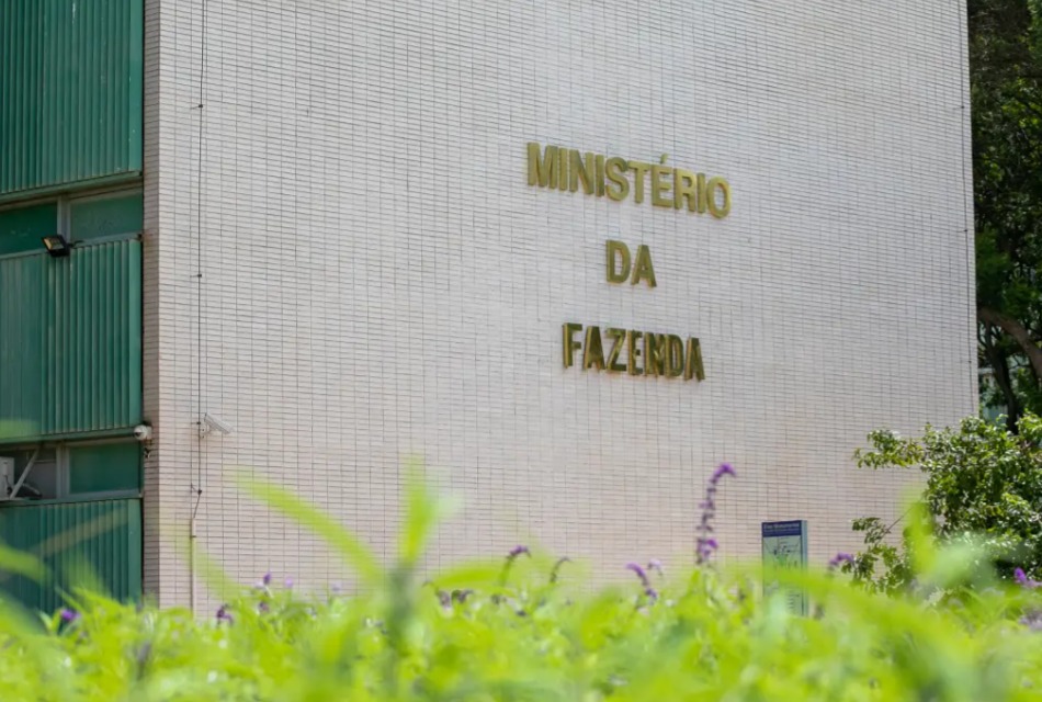 Governo propõe isenção de IR para quem ganha até R$ 5 mil, mas descarta correção total da tabela