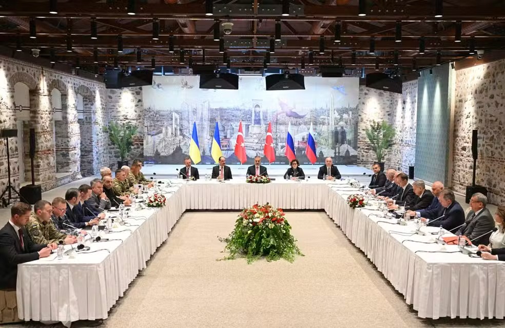 Ucrânia e Rússia fazem maior troca de prisioneiros da guerra, mas cessar-fogo ainda está longe