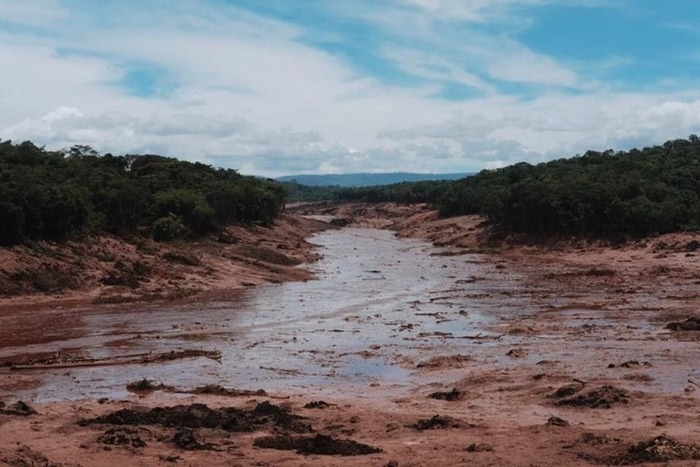 Barragem em Brumadinho entra em nível 2 de emergência e famílias começam a ser evacuadas