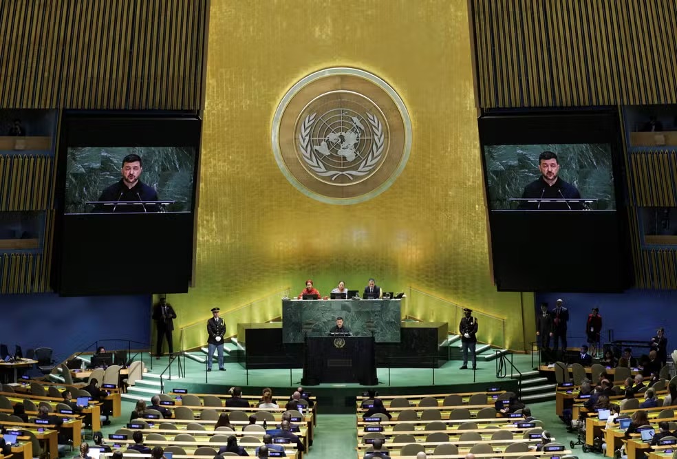 Zelensky alerta na ONU sobre expansão da guerra e anuncia exportação de armas ucranianas