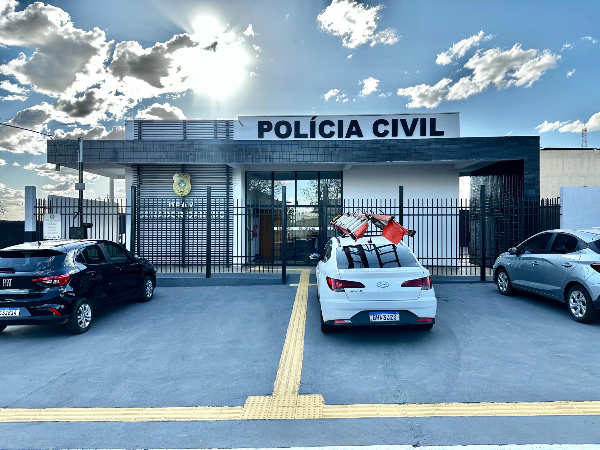 Senador Canedo reforça segurança com inauguração de duas novas delegacias da Polícia Civil