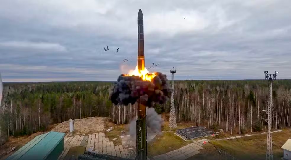 Putin propõe prorrogação de tratado nuclear com EUA até 2026