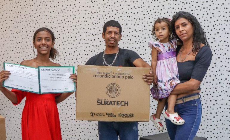 Senador Canedo celebra conquista de 86 alunos e avança na inclusão digital e qualificação profissional