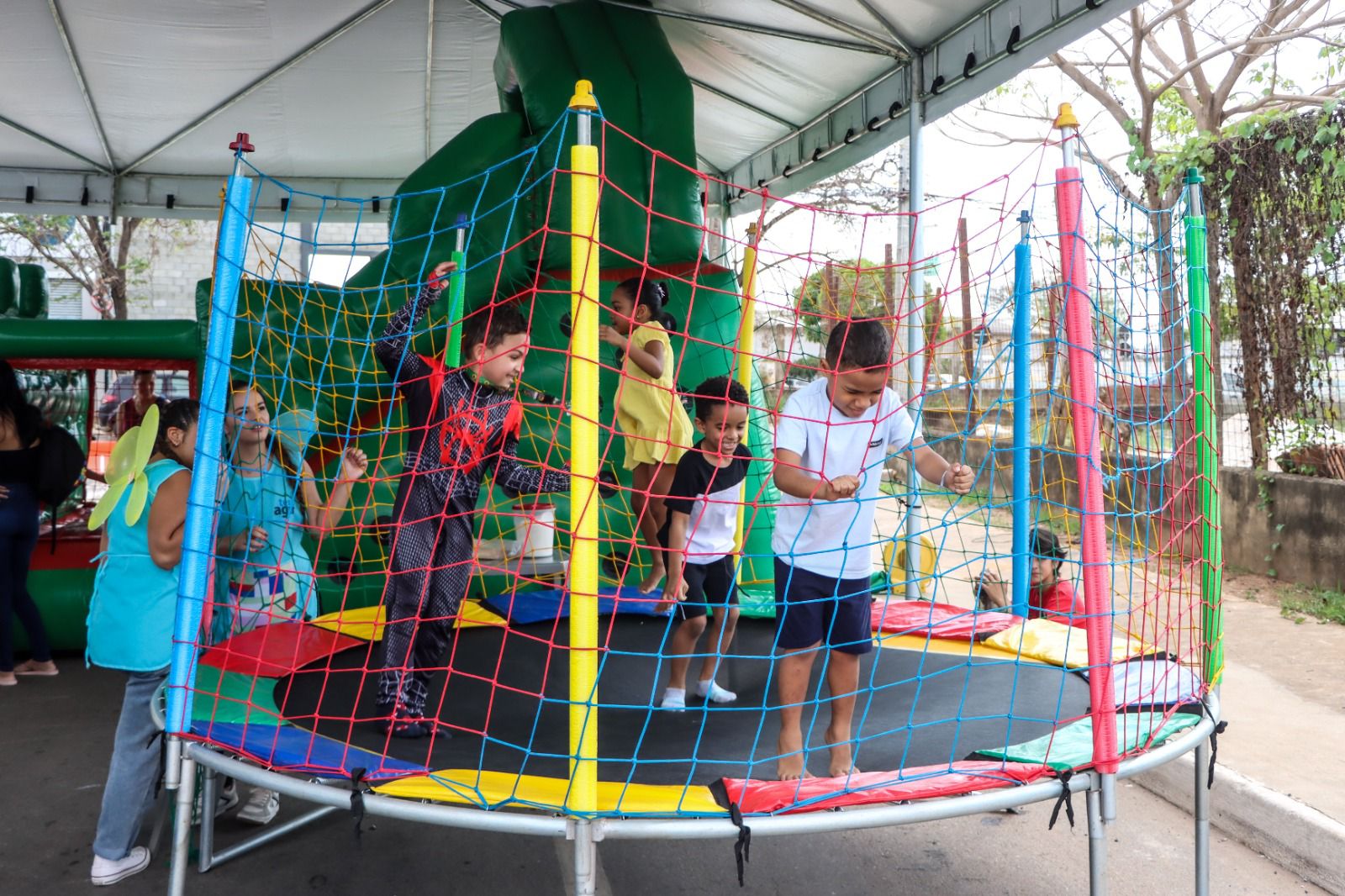 Clínica Teia celebra Dia das Crianças com ação especial para 120 participantes
