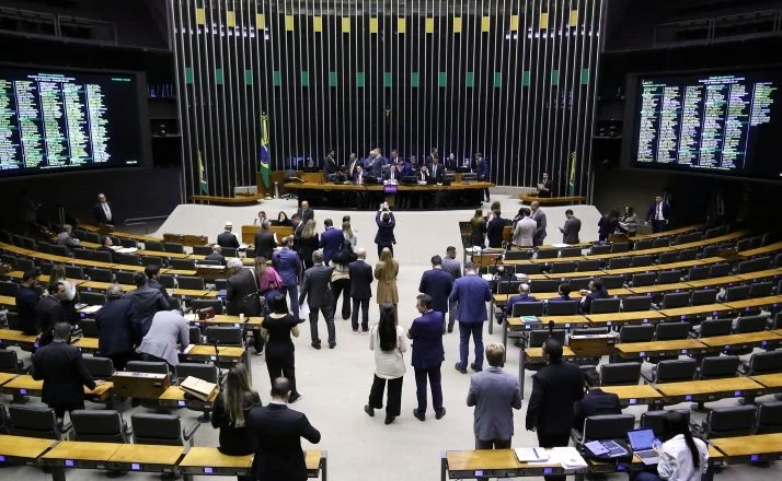 Deputado Pedro Paulo protocola PEC da Reforma Administrativa na Câmara após atingir número mínimo de assinaturas