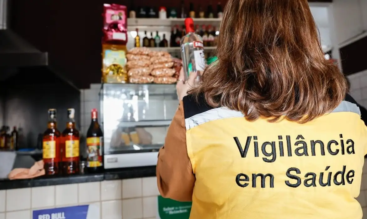São Paulo investiga 192 casos de intoxicação por metanol; 9 mortes e 11 estabelecimentos interditados