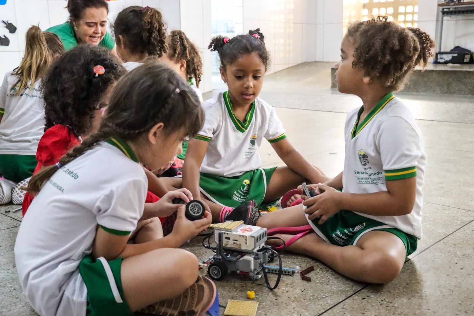 Senador Canedo leva tecnologia e inovação para a sala de aula com o Projeto Robótica sem Fronteiras