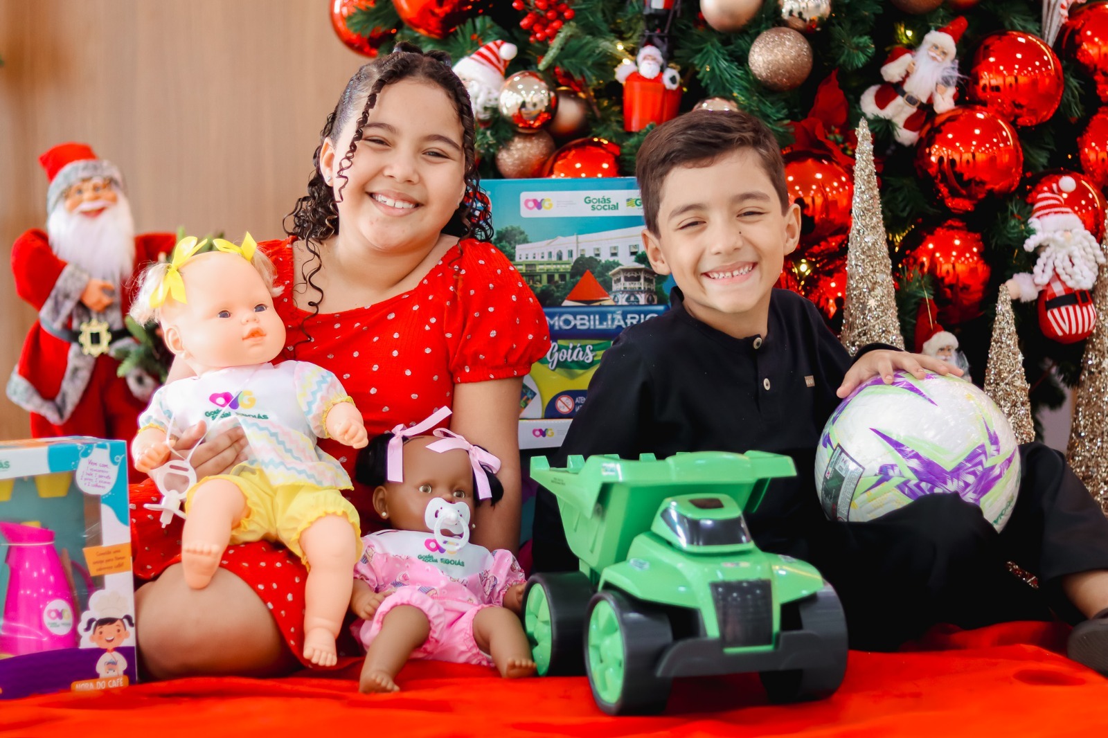 OVG e Prefeitura de Senador Canedo distribuem mais de 15 mil brinquedos e levam esperança às crianças neste Natal