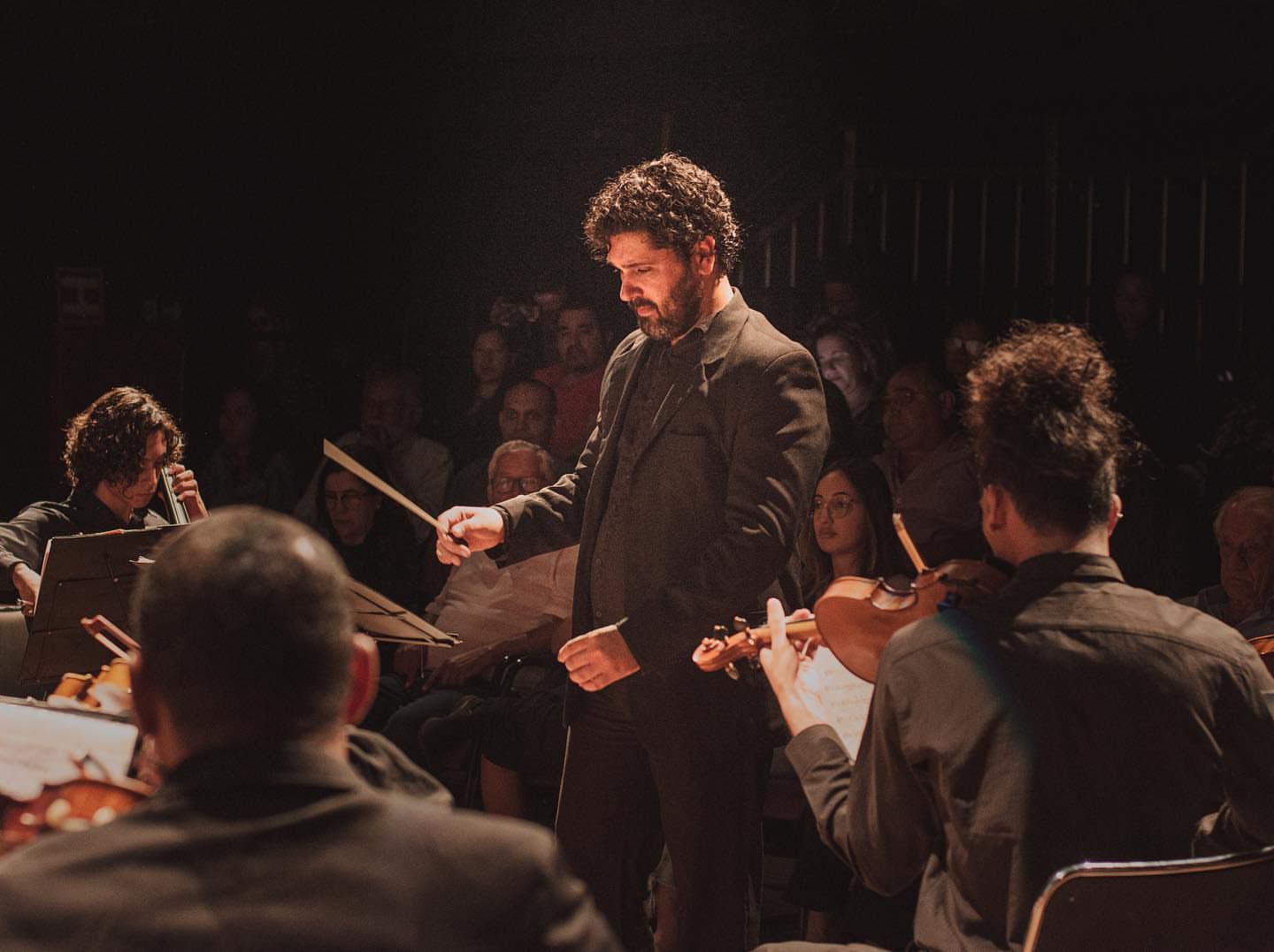 RECITAL DE VIOLINO MARCA NOITE CULTURAL E LANÇAMENTO DE ORQUESTRA EM SENADOR CANEDO