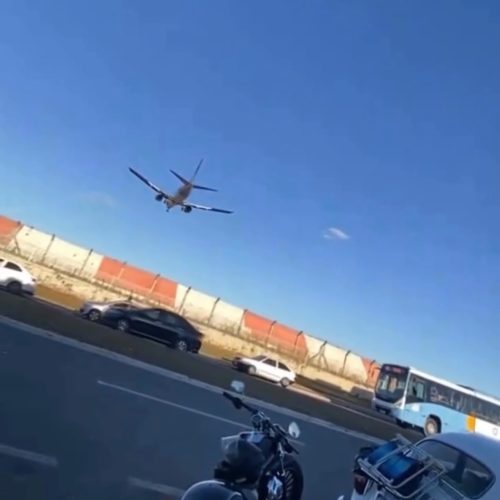 Vídeo de avião passando muito perto de bar em Goiânia viraliza e ultrapassa 600 mil visualizações