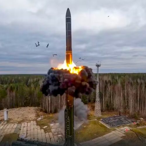 Putin propõe prorrogação de tratado nuclear com EUA até 2026